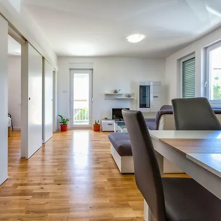 Diana Apartment